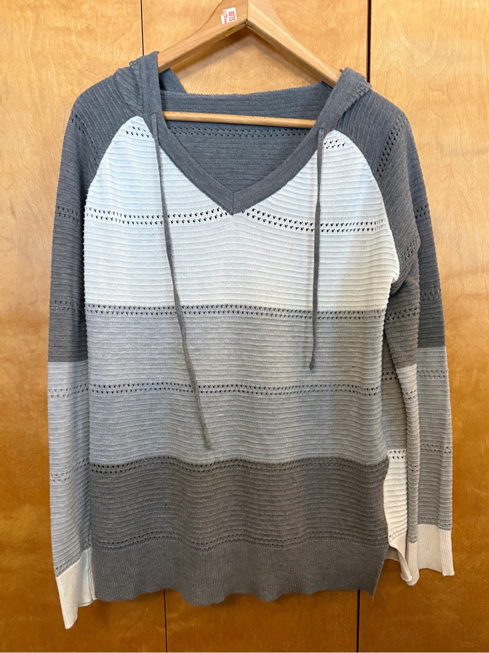 Striped Hooded V-Neck Cable knit Striped Sweater - Gray & White size Large